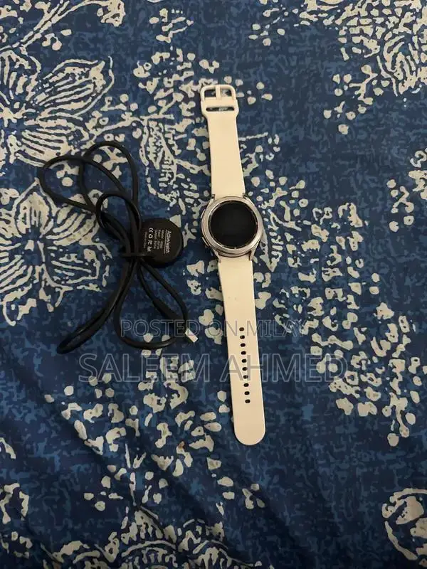 Galaxy Classic 4 White Smartphone - Sleek Design Compact Mobile Device