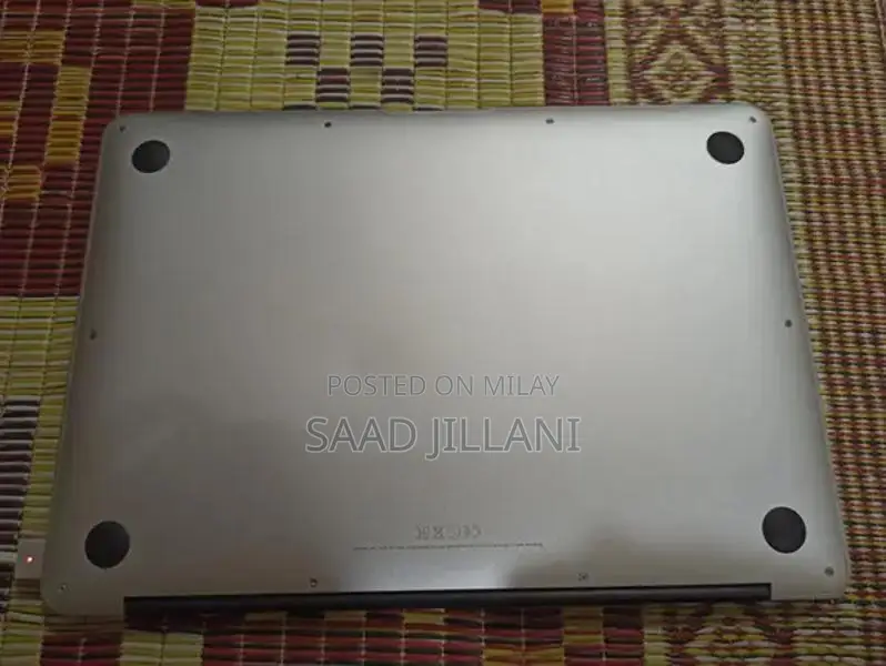 Apple MacBook Air 13-inch Early 2015 Laptop