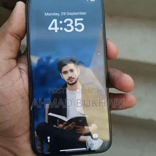 Apple iPhone 13 Blue 128GB Pristine Condition