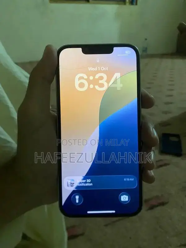 One-Hand Use iPhone 13 Pro - Waterproof Smartphone