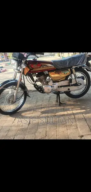 Photo - Honda CG 125 Motorcycle Gold Edition 2025