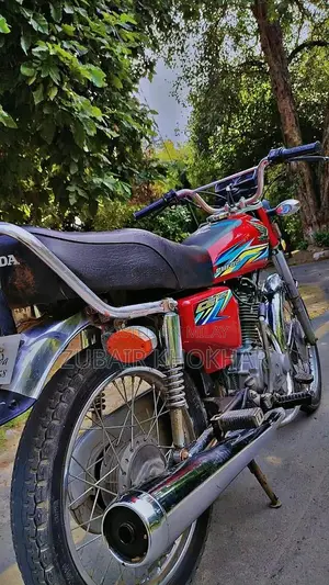 Photo - Honda 125cc Motorcycle - 2018 Model Sport Bike