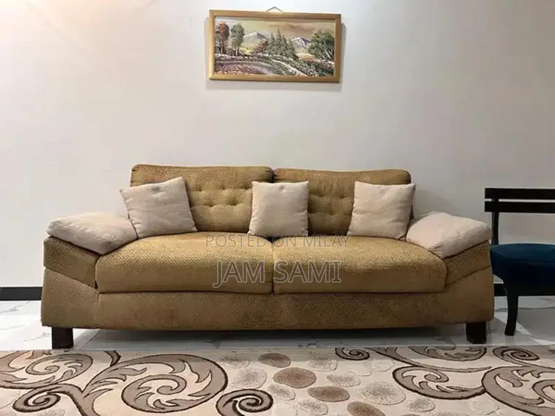 Classic 6-Seater Living Room Sofa Set in Good Condition