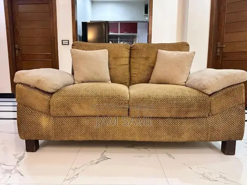 Classic 6-Seater Living Room Sofa Set in Good Condition