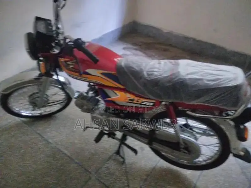 Honda CD 70 Motorcycle - Pristine 2025 Model