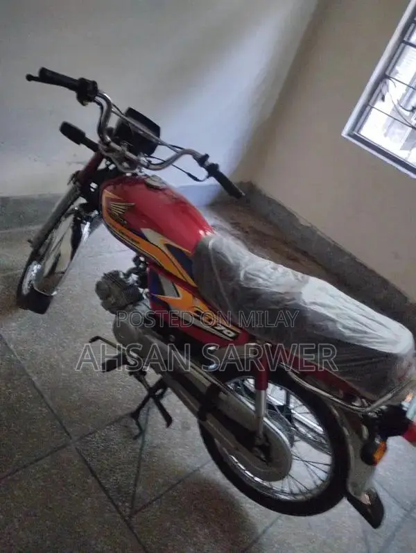 Honda CD 70 Motorcycle - Pristine 2025 Model