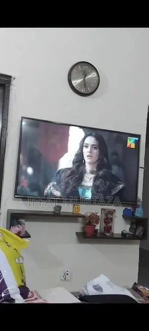 Photo - 32-inch Samsung Full HD LED Television with Smart Features