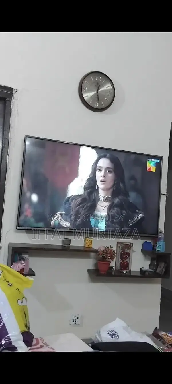 32-inch Samsung Full HD LED Television with Smart Features