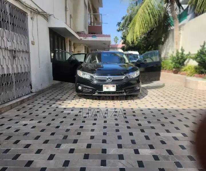 Honda Civic 2016 Sedan - Black Compact Car