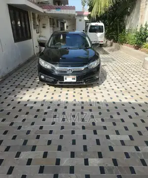 Honda Civic 2016 Sedan - Black Compact Car