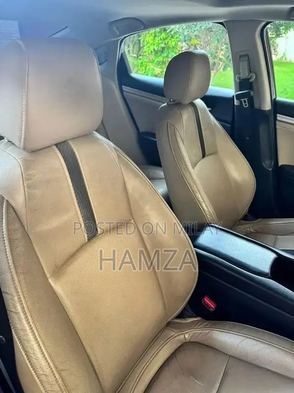 Honda Civic 2016 Sedan - Black Compact Car