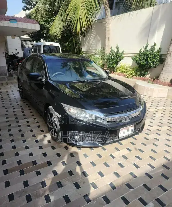 Honda Civic 2016 Sedan - Black Compact Car