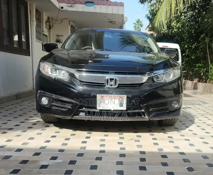 Honda Civic 2016 Sedan - Black Compact Car