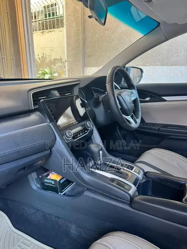 Honda Civic 2016 Sedan - Black Compact Car