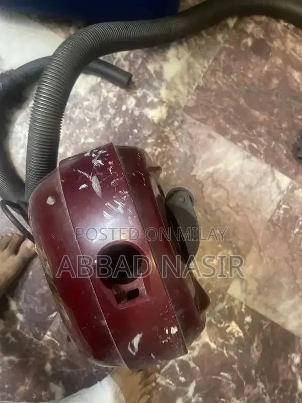 Hitachi Powerful 1300W Vacuum Cleaner Machine