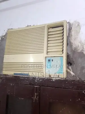 Photo - Carrier Window Air Conditioner Single Ton Digital Panel