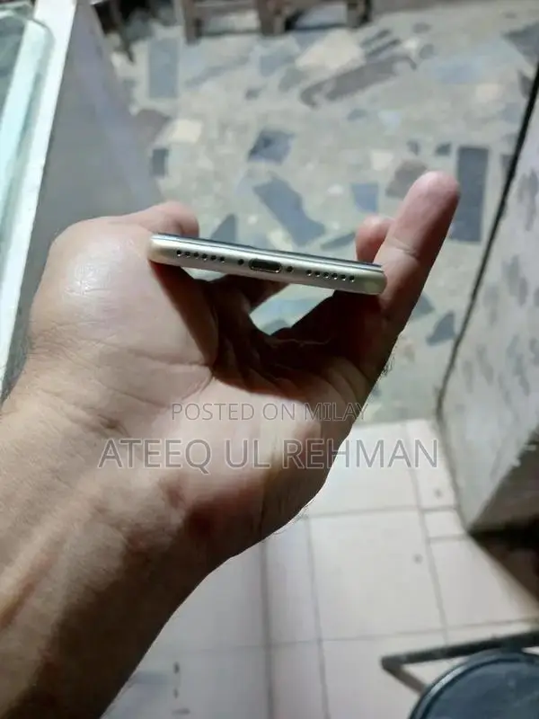 Apple iPhone 7 128GB Storage Smartphone with Issues