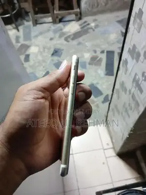 Apple iPhone 7 128GB Storage Smartphone with Issues