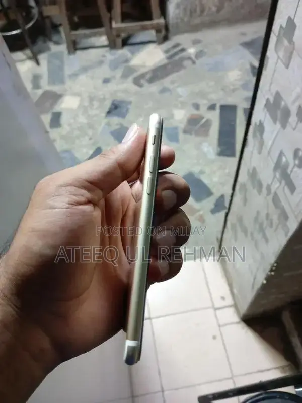 Apple iPhone 7 128GB Storage Smartphone with Issues