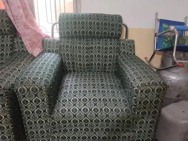 Five Seater Sofa Set in Good Condition