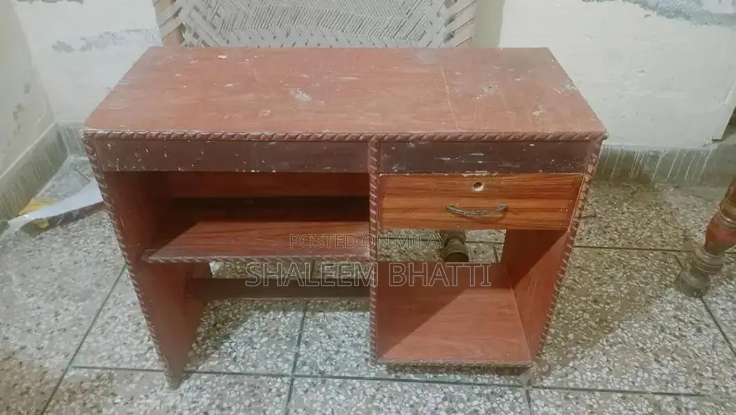 Sturdy Office Table with Simple Design