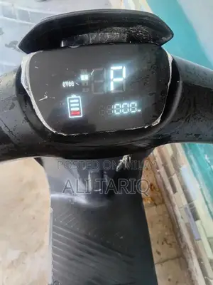 Photo - Evee S1 Electric Scooter - Low Mileage, Nearly New