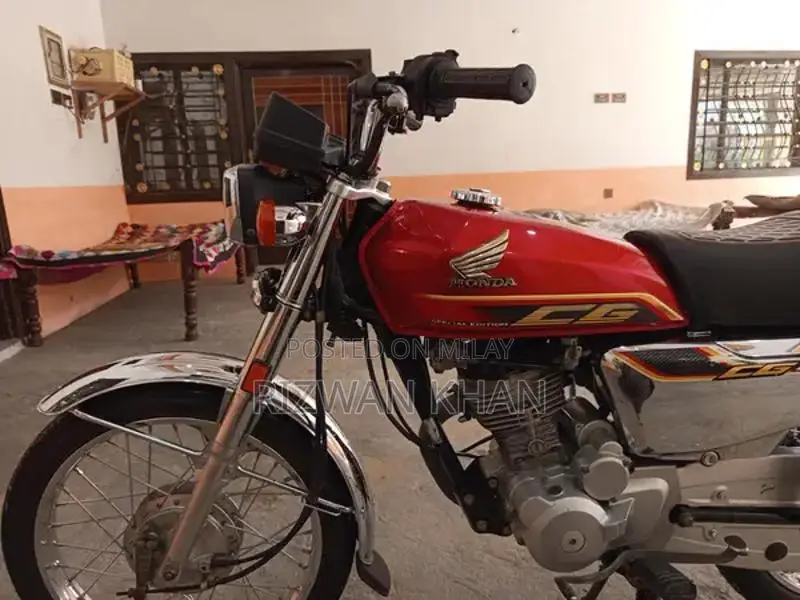 Honda 125 Motorcycle with Self Start System
