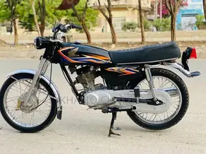 Photo - Honda CG125 Motorcycle - Classic Road Bike