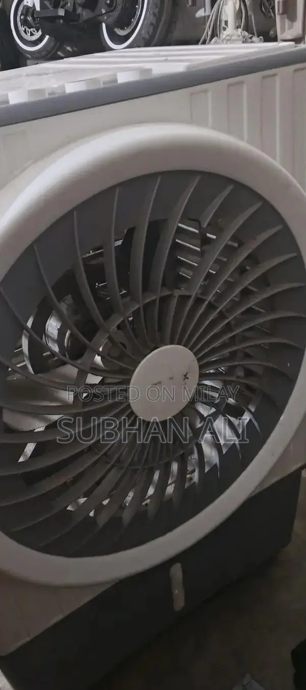 Portable Room Cooling Humidifier with Bottle Capacity