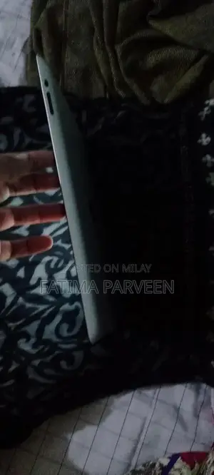 Versatile Tablets with Multiple Storage and Screen Size Options