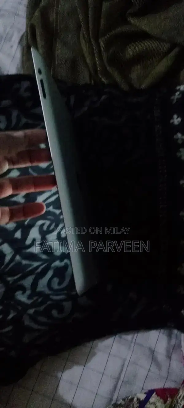 Versatile Tablets with Multiple Storage and Screen Size Options