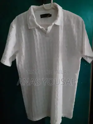 Stylish Old Money Graphic T-Shirt in Medium Size