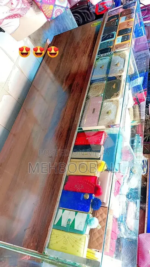 Compact Counter with Multiple Dimensional Specifications