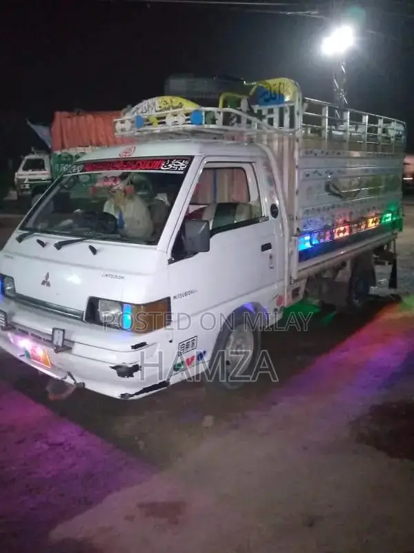 Hyundai Shahzore Mitsubishi Commercial Vehicle for Sale