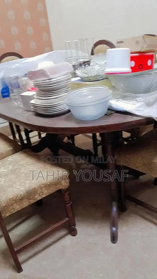 Classic 6-Chair Dining Set - Vintage Antique Design