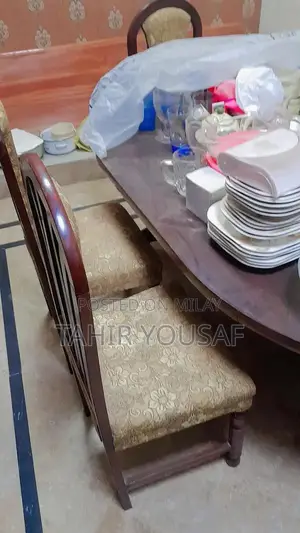 Classic 6-Chair Dining Set - Vintage Antique Design