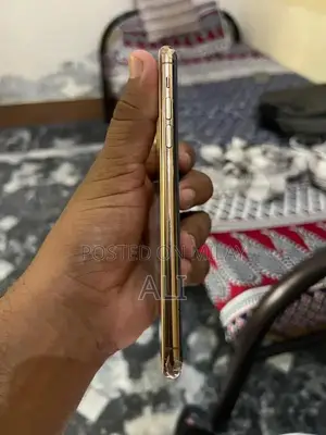 Apple iPhone 11 Pro Max 64GB Unlocked Smartphone