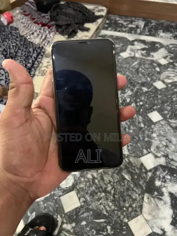 Apple iPhone 11 Pro Max 64GB Unlocked Smartphone