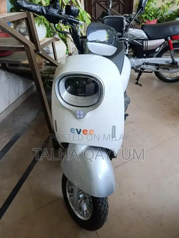 Evee Nisa Scooty 2025 - Low Mileage Urban Scooter