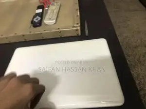 Photo - Apple MacBook 2009 Laptop - Functional Without Charger