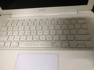 Apple MacBook 2009 Laptop - Functional Without Charger