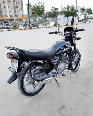 Photo - Suzuki GS 150 SE Motorcycle - Well-Maintained Single Cylinder Bike