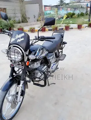 Suzuki GS 150 SE Motorcycle - Well-Maintained Single Cylinder Bike