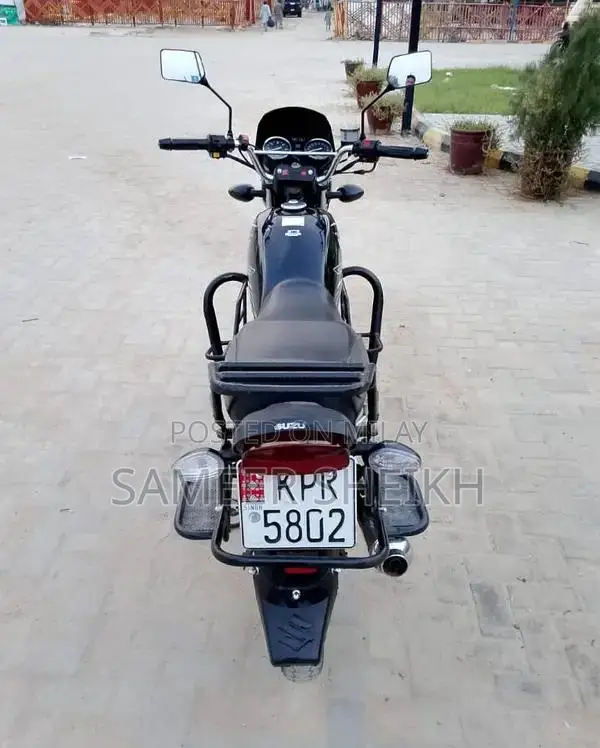 Suzuki GS 150 SE Motorcycle - Well-Maintained Single Cylinder Bike