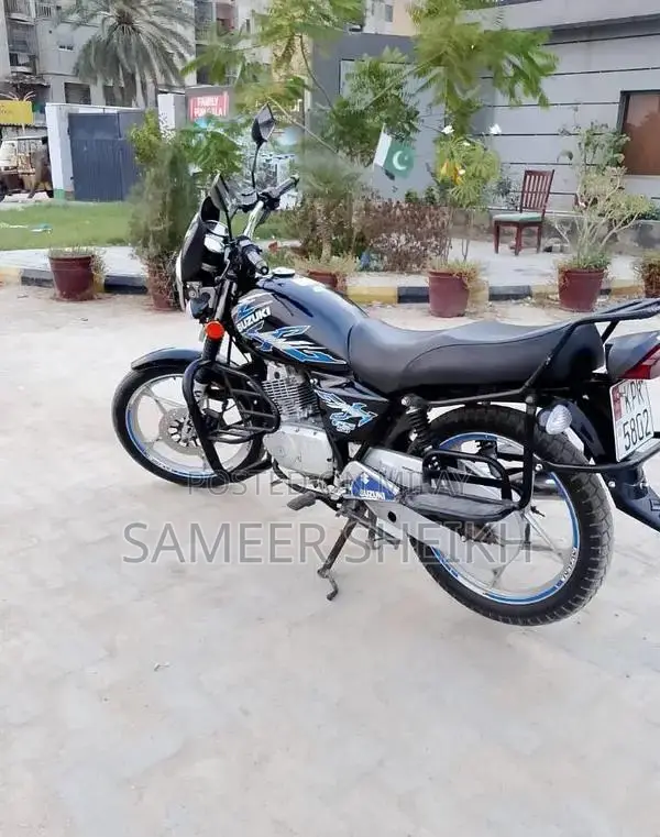 Suzuki GS 150 SE Motorcycle - Well-Maintained Single Cylinder Bike