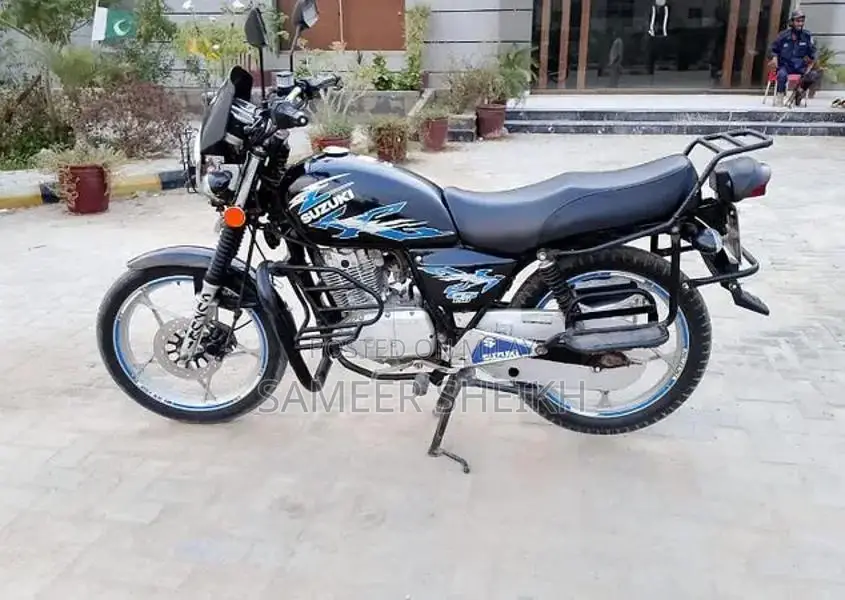 Suzuki GS 150 SE Motorcycle - Well-Maintained Single Cylinder Bike