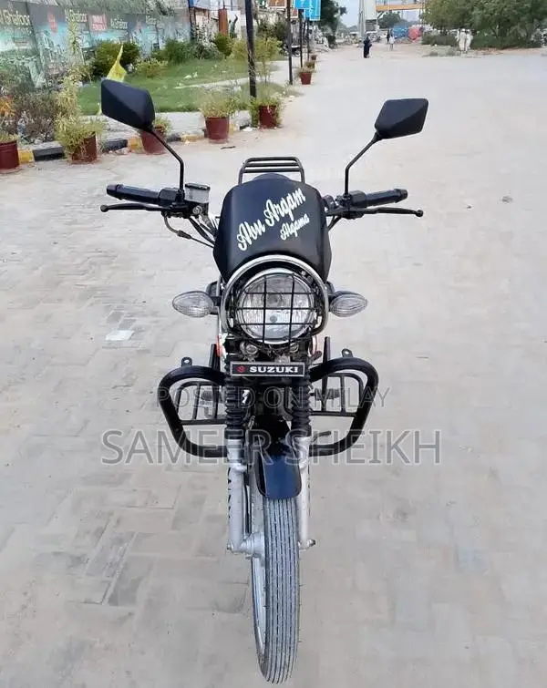 Suzuki GS 150 SE Motorcycle - Well-Maintained Single Cylinder Bike