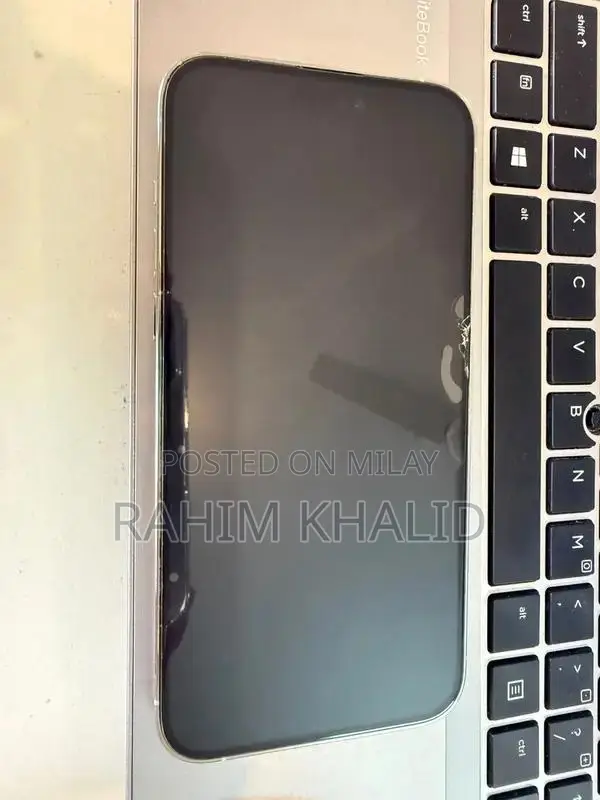 High-Performance Apple Smartphone with Extra Clean Condition