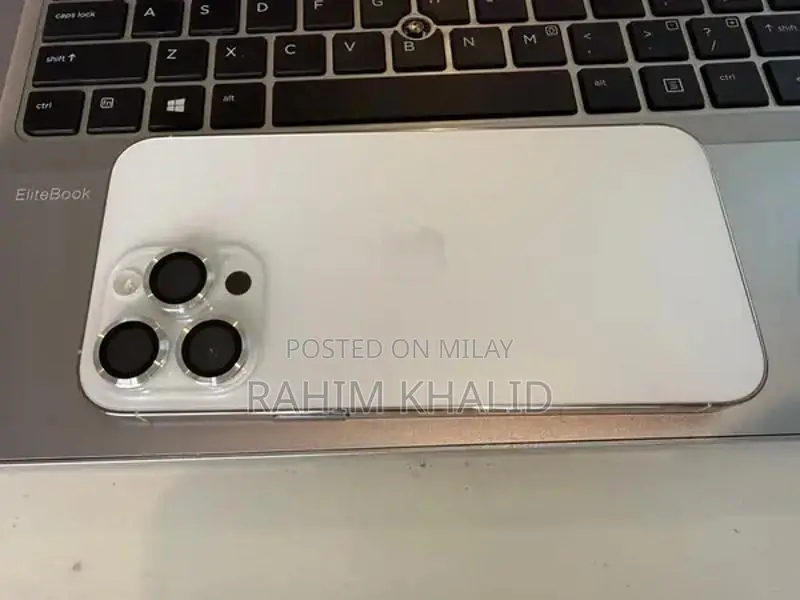 High-Performance Apple Smartphone with Extra Clean Condition