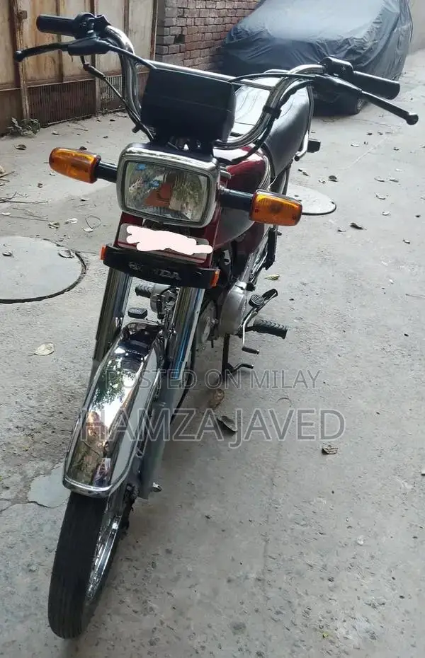 Honda CD 70 Motorcycle - 2023 Model Pristine Condition